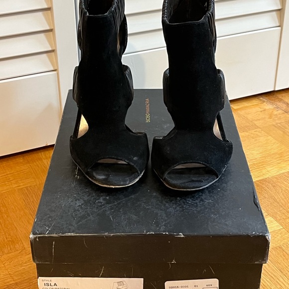 BCBG Max Azria Isla Suede Cut Out S e x y sandals. Size 6 - paid $293+tax - Picture 1 of 7